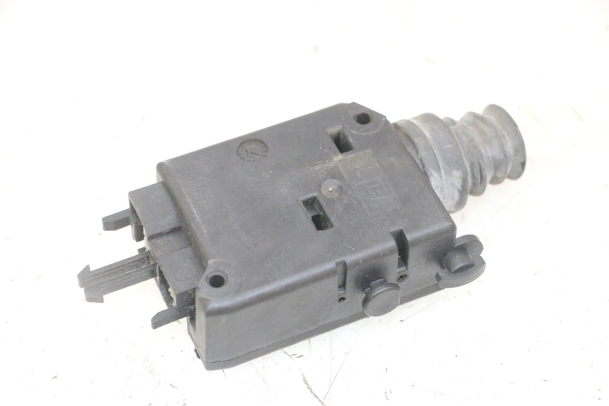 photo de SITZBANKSCHLOSS MOTOR  PEUGEOT SATELIS 125 (2013 - 2018) - Detailansicht des Bauteils