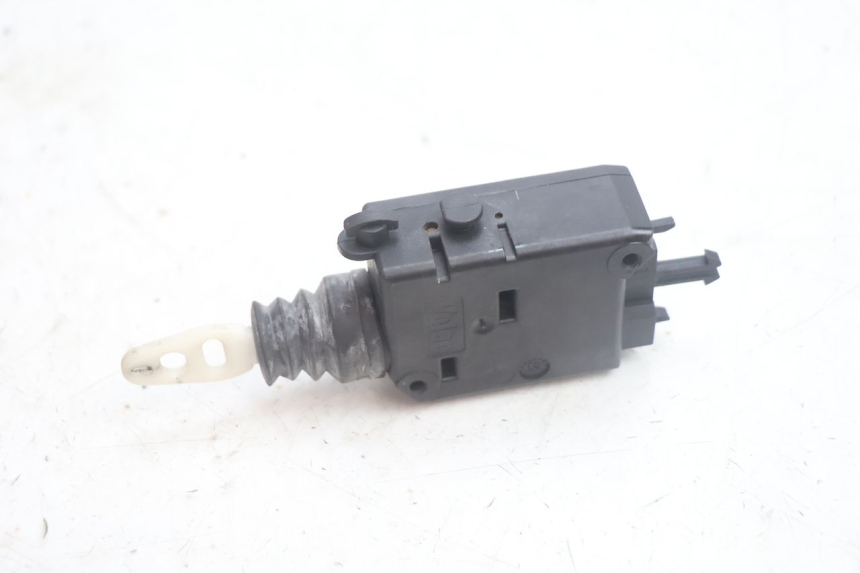 photo de SITZBANKSCHLOSS MOTOR  PEUGEOT SATELIS 125 (2013 - 2018) - Detailansicht des Bauteils