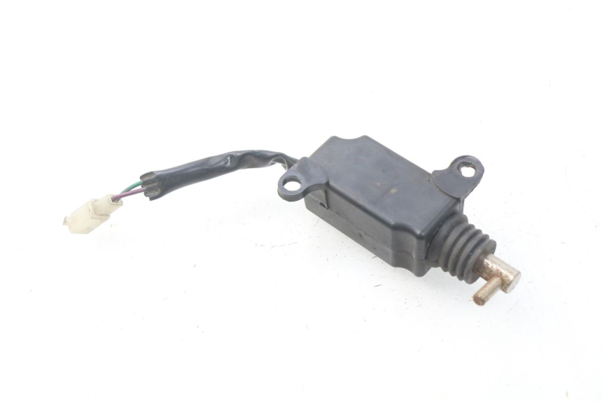 photo de SITZBANKSCHLOSS MOTOR  PEUGEOT TWEET 125 (2010 - 2017) - Detailansicht des Bauteils