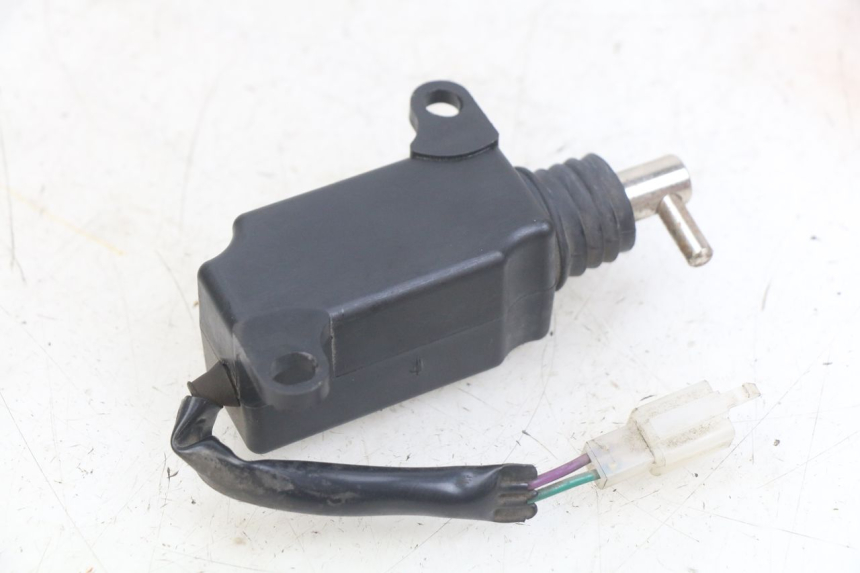 photo de KOFFERRAUMÖFFNUNGSMOTOR PEUGEOT TWEET 125 (2018 - 2021) - Zoom auf Gebrauchszustand