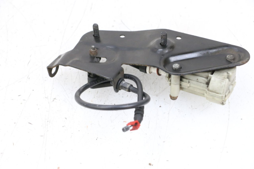 photo de SITZBANKSCHLOSS MOTOR  PIAGGIO VESPA GTS SUPER IE 125 (2009 - 2016) - Zoom auf Gebrauchszustand