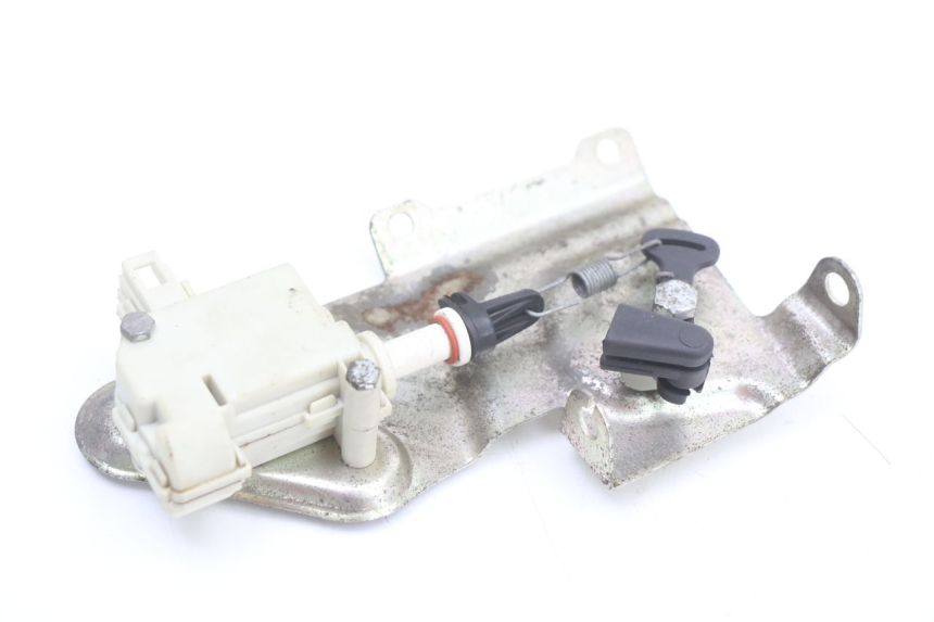 photo de KOFFERRAUMÖFFNUNGSMOTOR PIAGGIO X10 125 (2012 - 2017) - Zoom auf Gebrauchszustand