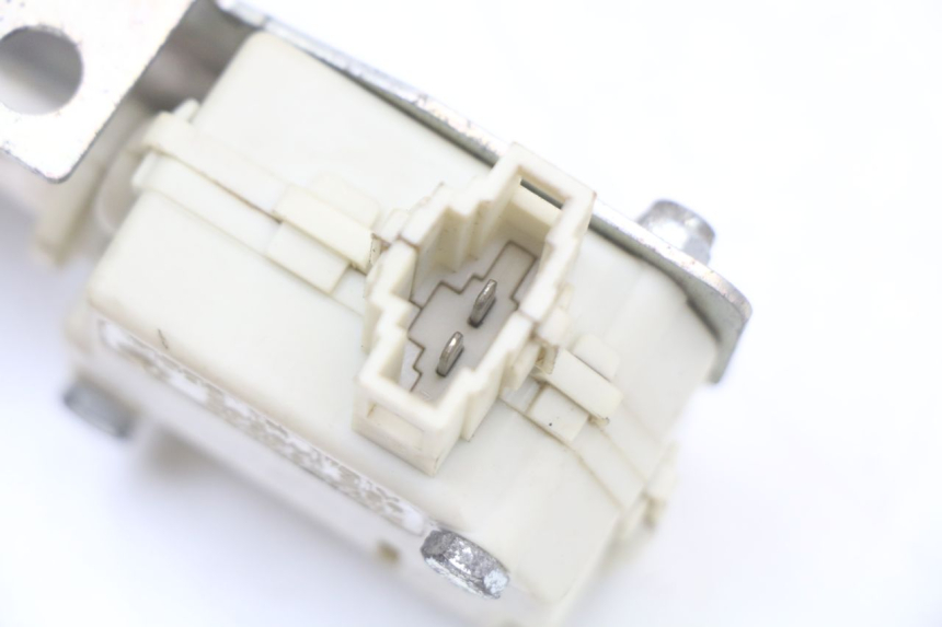 photo de KOFFERRAUMÖFFNUNGSMOTOR PIAGGIO X10 125 (2012 - 2017) - Kennzeichnungen und Originalreferenzen