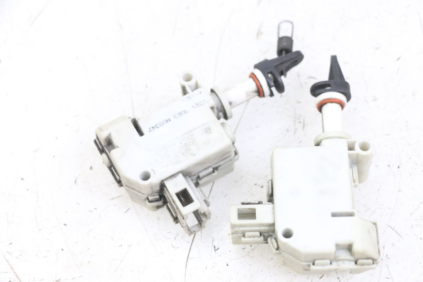 photo de KOFFERRAUMÖFFNUNGSMOTOR PIAGGIO X10 125 (2012 - 2017) - Hauptansicht