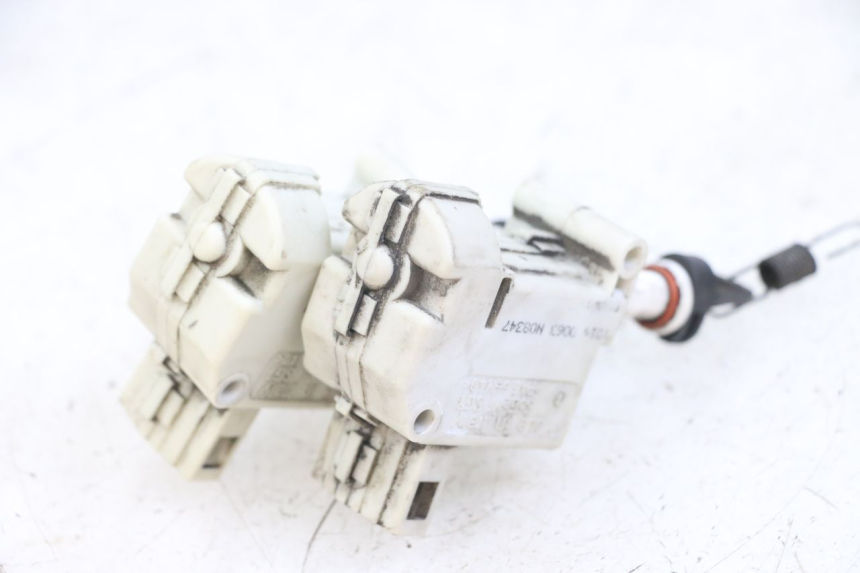 photo de KOFFERRAUMÖFFNUNGSMOTOR PIAGGIO X10 125 (2012 - 2017) - Detailansicht des Bauteils