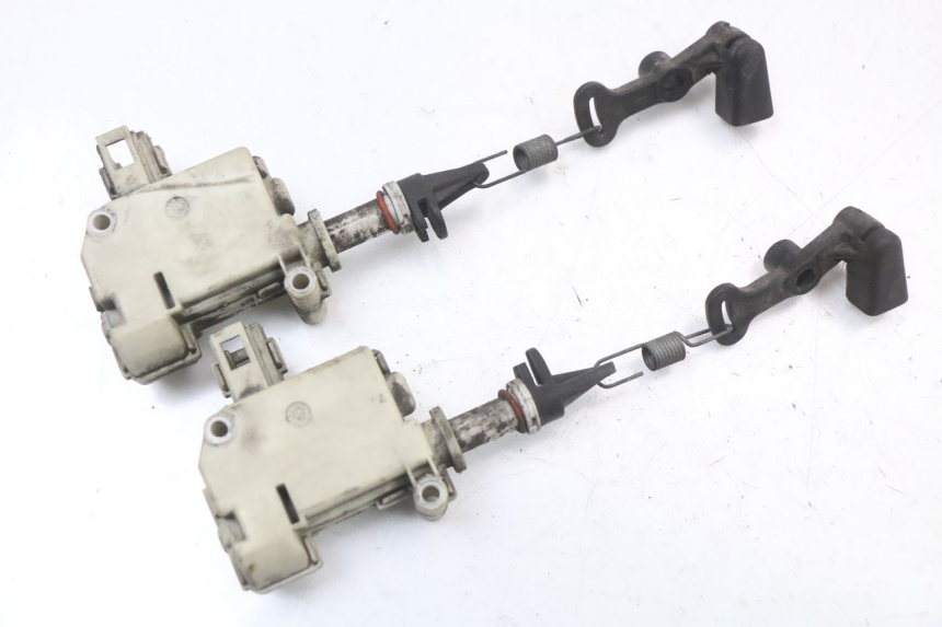 photo de SITZBANKSCHLOSS MOTOR  PIAGGIO X8 125 (2004 - 2007) - Detailansicht des Bauteils