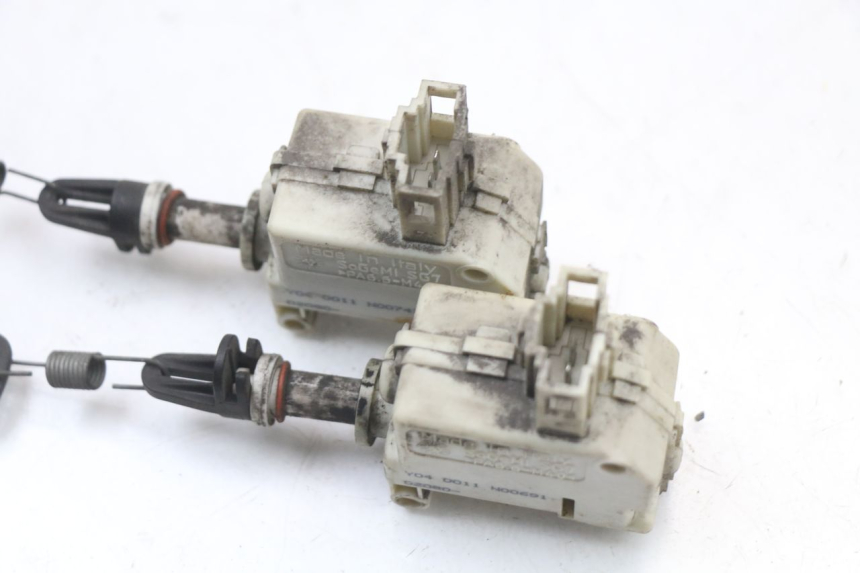 photo de SITZBANKSCHLOSS MOTOR  PIAGGIO X8 125 (2004 - 2007) - Alternative Perspektive