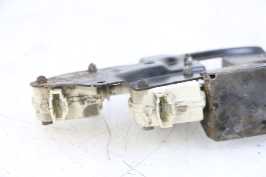 photo de SITZBANKSCHLOSS MOTOR  PIAGGIO X8 125 (2004 - 2007) - Zoom auf Gebrauchszustand