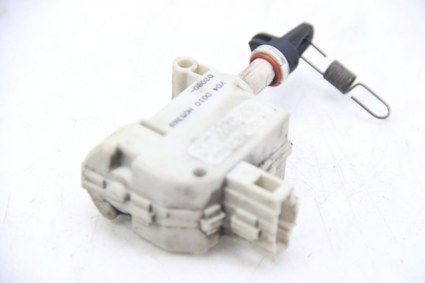 photo de KOFFERRAUMÖFFNUNGSMOTOR PIAGGIO X9 EVOLUTION 125 (2003 - 2007) - Detailansicht des Bauteils