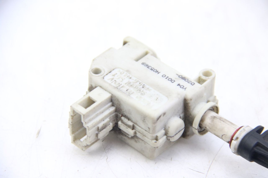 photo de KOFFERRAUMÖFFNUNGSMOTOR PIAGGIO X9 EVOLUTION 125 (2003 - 2007) - Zoom auf Gebrauchszustand