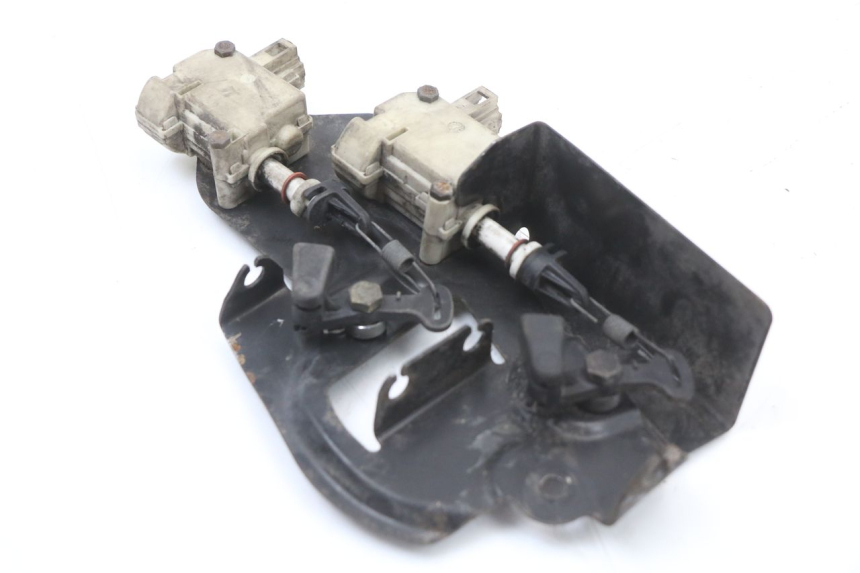 photo de SITZBANKSCHLOSS MOTOR  PIAGGIO XEVO - X EVO 125 (2007 - 2017) - Detailansicht des Bauteils