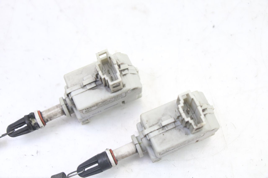 photo de SITZBANKSCHLOSS MOTOR  PIAGGIO XEVO - X EVO 125 (2007 - 2017) - Technische Nahaufnahme