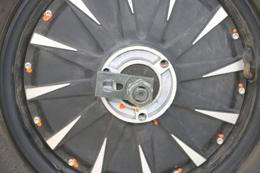 photo de MOTOR EFUN PUSA 1 - Hochauflösende Nahaufnahme