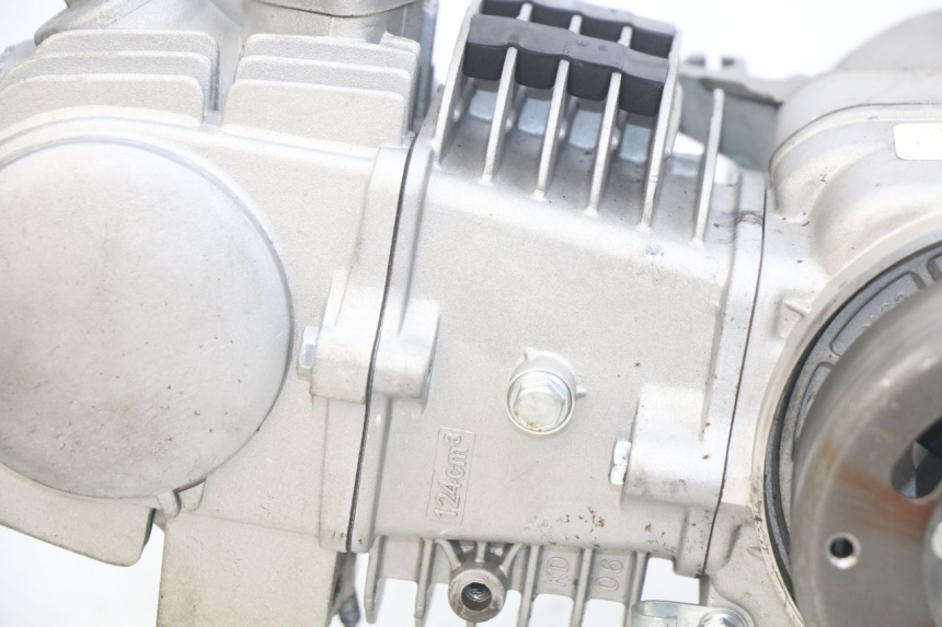 photo de MOTOR YCF R-START 125 - Zoom auf Komponenten