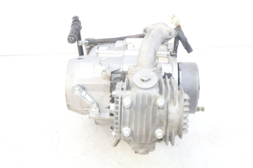 photo de MOTOR APOLLO RFZ 125 - Oberflächenzustand und Material