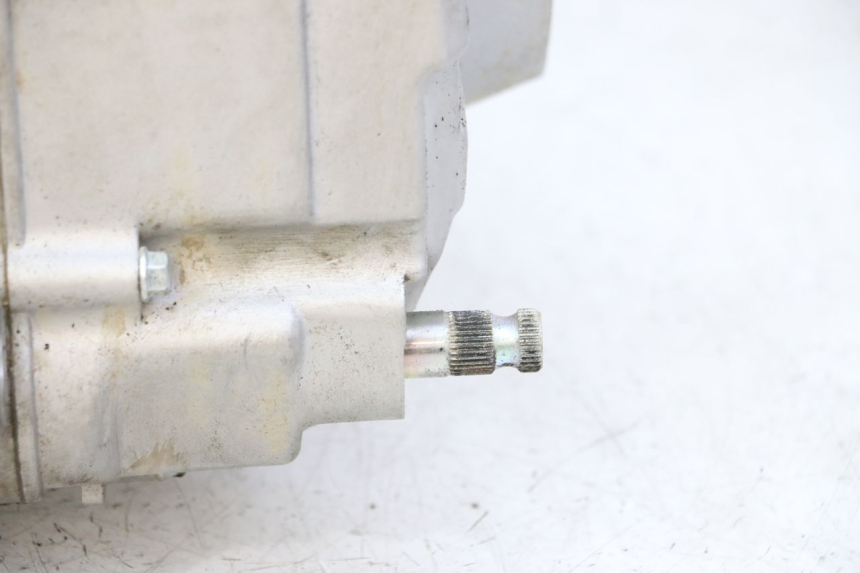 photo de MOTOR APOLLO RFZ 125 - Details der Befestigungspunkte