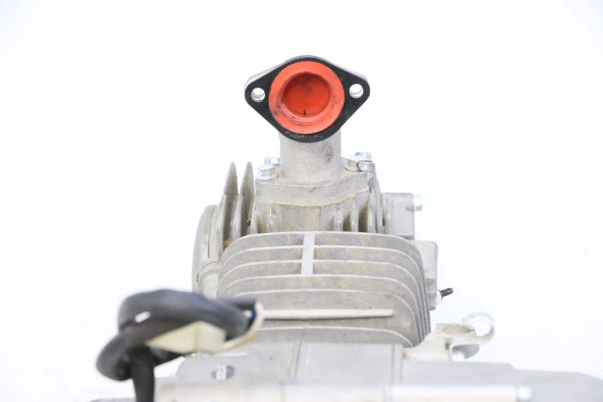 photo de MOTOR APOLLO RFZ 125 - Oberflächenzustand und Material