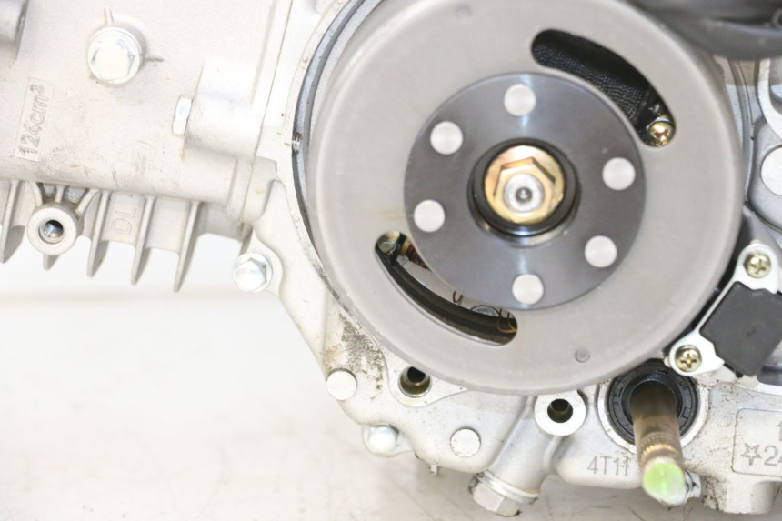 photo de MOTOR APOLLO RFZ 125 - Fokus auf die Struktur