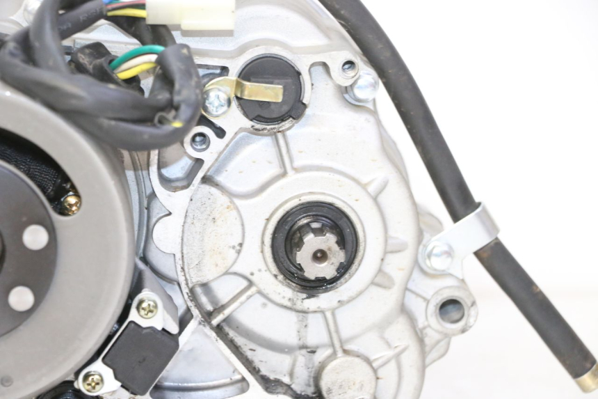 photo de MOTOR APOLLO RFZ 125 - Alternativer Blickwinkel