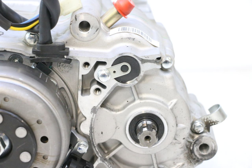 photo de MOTOR APOLLO RFZ 150 - Fokus auf die Struktur
