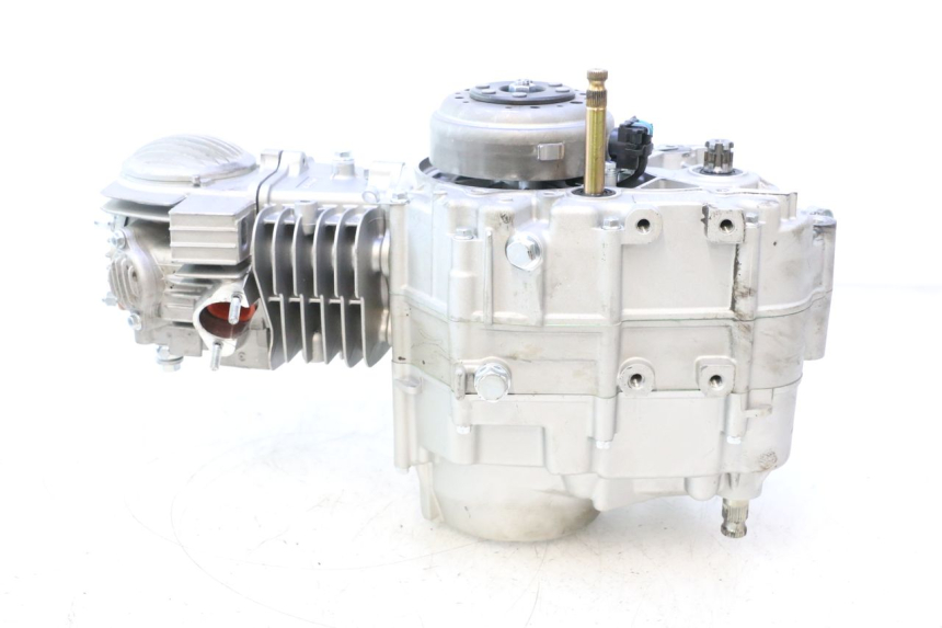 photo de MOTOR APOLLO RFZ 150 - Technische Nahaufnahme