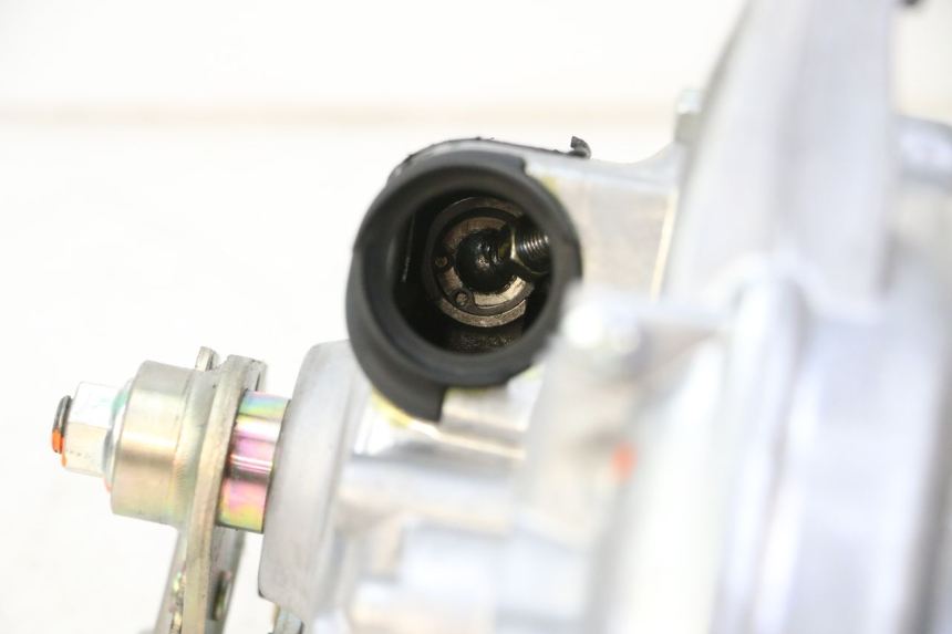 photo de MOTOR ROLL LOCK PIAGGIO MP3 HPE 310 (2024 - 2025) - Zoom auf Komponenten