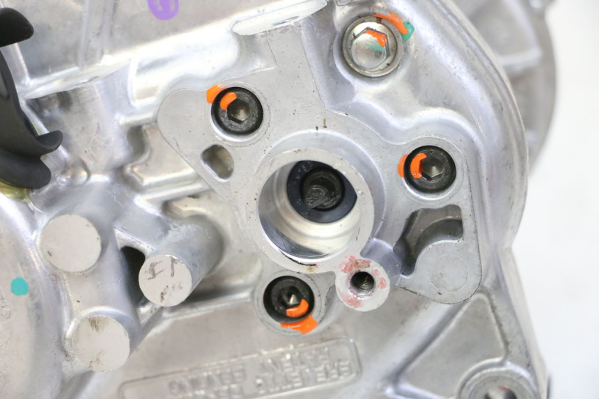 photo de MOTOR ROLL LOCK PIAGGIO MP3 HPE 310 (2024 - 2025) - Fokus auf die Struktur