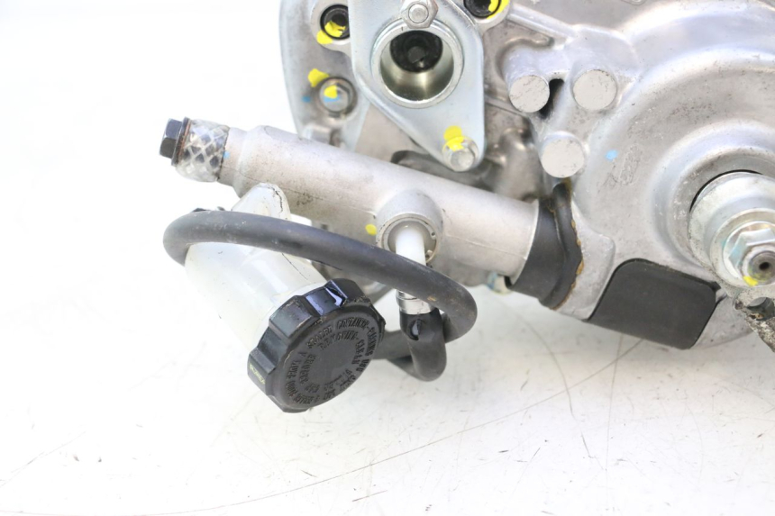 photo de MOTOR ROLL LOCK PIAGGIO MP3 HPE 530 (2022 - 2026) - Fokus auf die Struktur