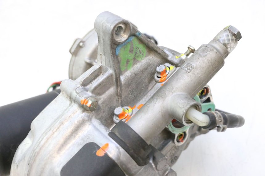photo de MOTOR ROLL LOCK PIAGGIO MP3 LT 300 (2010 - 2016) - Details der Befestigungspunkte