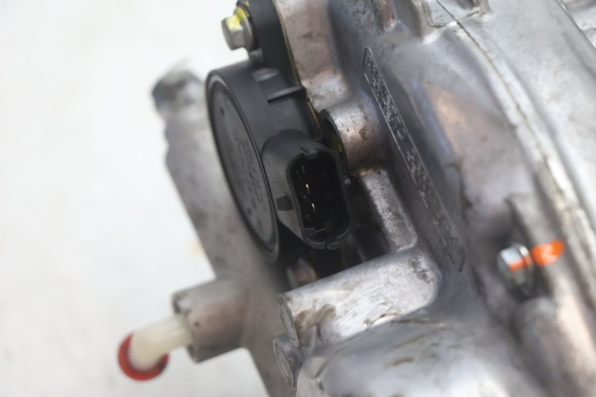 photo de MOTOR ROLL LOCK PIAGGIO MP3 125 (2006 - 2014) - Zoom auf Gebrauchszustand