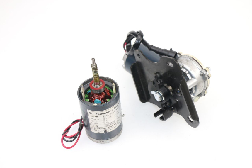 photo de MOTOR ROLL LOCK PEUGEOT METROPOLIS 400 (2011 - 2016) - Zoom auf Gebrauchszustand