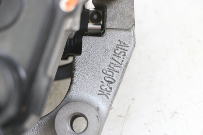 photo de MOTOR ROLL LOCK YAMAHA TRICITY 300 (2020 - 2024) - Kennzeichnungen und Originalreferenzen