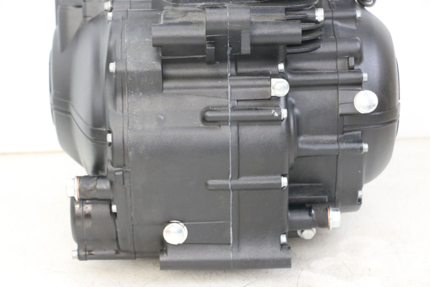 photo de MOTOR ROYAL ENFIELD SCRAM 411 (2022 - 2024) - Charakteristische Merkmale