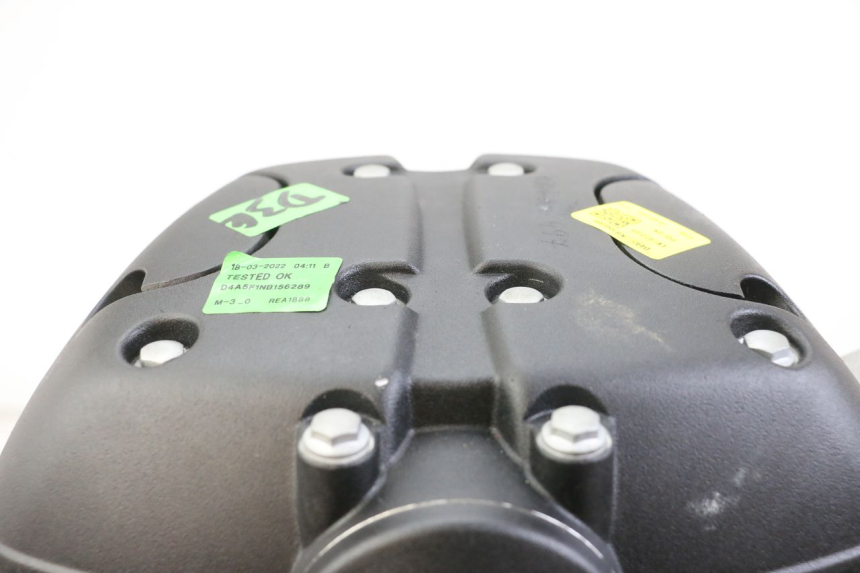 photo de MOTOR ROYAL ENFIELD SCRAM 411 (2022 - 2024) - Zoom auf Gebrauchszustand