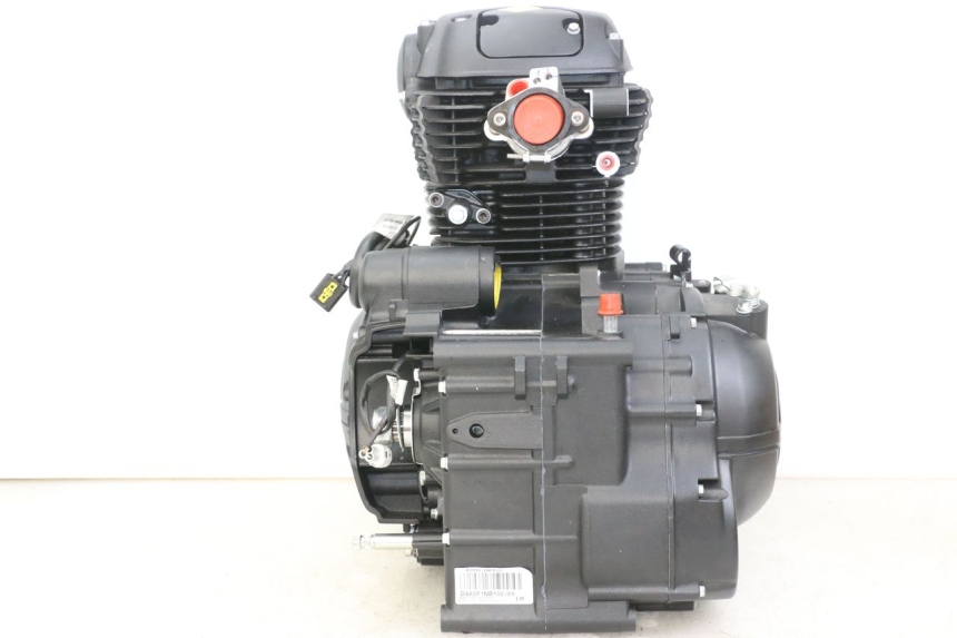 photo de MOTOR ROYAL ENFIELD SCRAM 411 (2022 - 2024) - Oberflächenzustand und Material