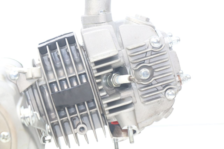 photo de MOTOR APOLLO RXF 125 - Oberflächenzustand und Material