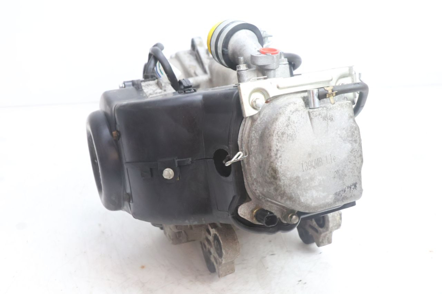 photo de MOTOR JM MOTORS SANTANA EVO 50 (2024 - 2026) - Details der Befestigungspunkte