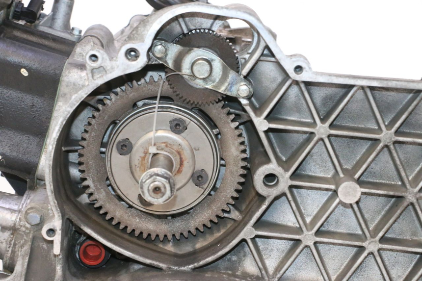 photo de MOTOR PEUGEOT SATELIS 125 (2013 - 2018) - Details der Befestigungspunkte