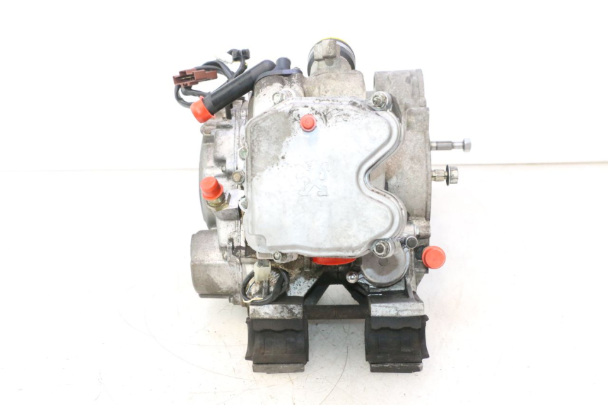 photo de MOTOR PEUGEOT SATELIS 125 (2006 - 2009) - Details der Befestigungspunkte