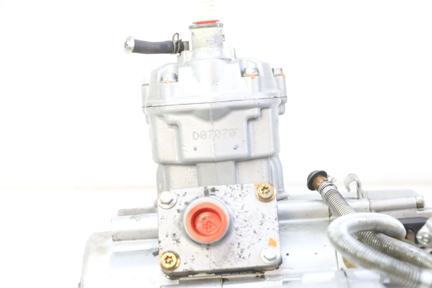 photo de MOTOR DERBI SENDA R X-TREME 50 (2006 - 2010) - Details der Befestigungspunkte