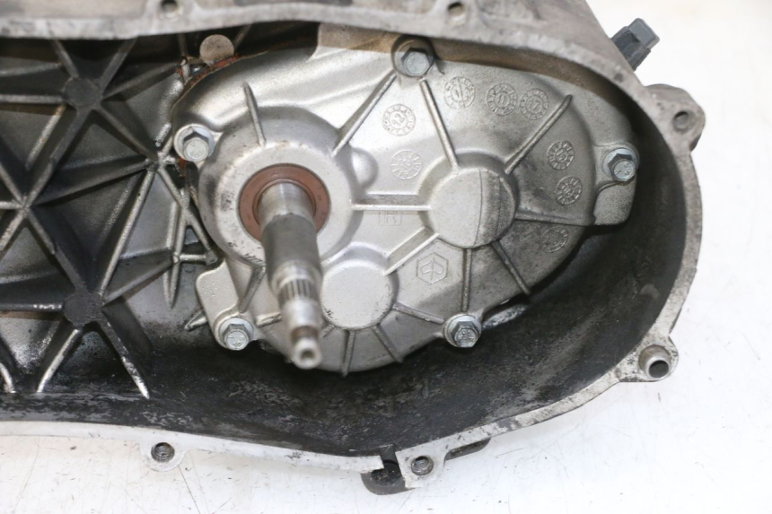 photo de MOTOR APRILIA SR R 2T LC 50 (2018 - 2021) - Details der Befestigungspunkte