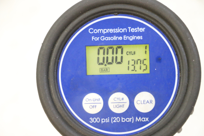 photo de MOTOR HONDA ST PAN EUROPEAN 1300 (2002 - 2013) - Details der Befestigungspunkte