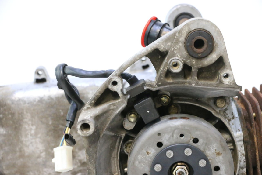 photo de MOTOR PEUGEOT STREETZONE NAKED 2T 50 (2014 - 2018) - Detaillierte Sichtprüfung