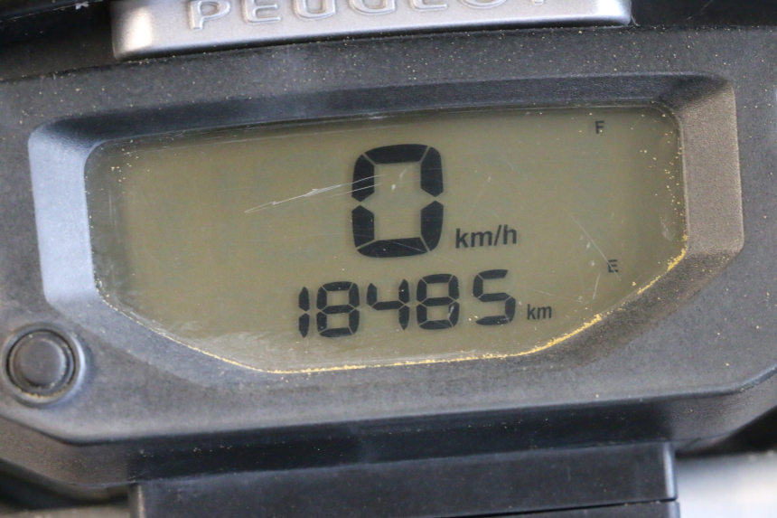 photo de MOTOR PEUGEOT STREETZONE NAKED 2T 50 (2014 - 2018) - Zoom auf Gebrauchszustand