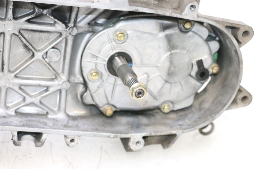 photo de MOTOR PEUGEOT STREETZONE NAKED 2T 50 (2014 - 2018) - Alternative Perspektive