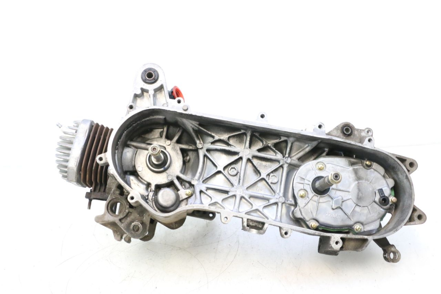 photo de MOTOR PEUGEOT STREETZONE NAKED 2T 50 (2014 - 2018) - Details der Befestigungspunkte