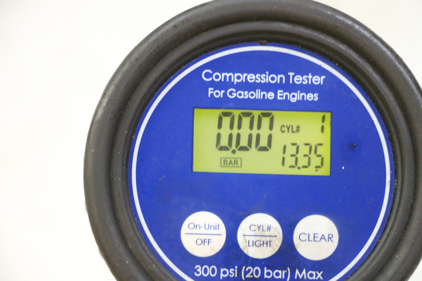 photo de MOTOR KTM SUPERENDURO R 950 (2005 - 2009) - Oberflächenzustand und Material