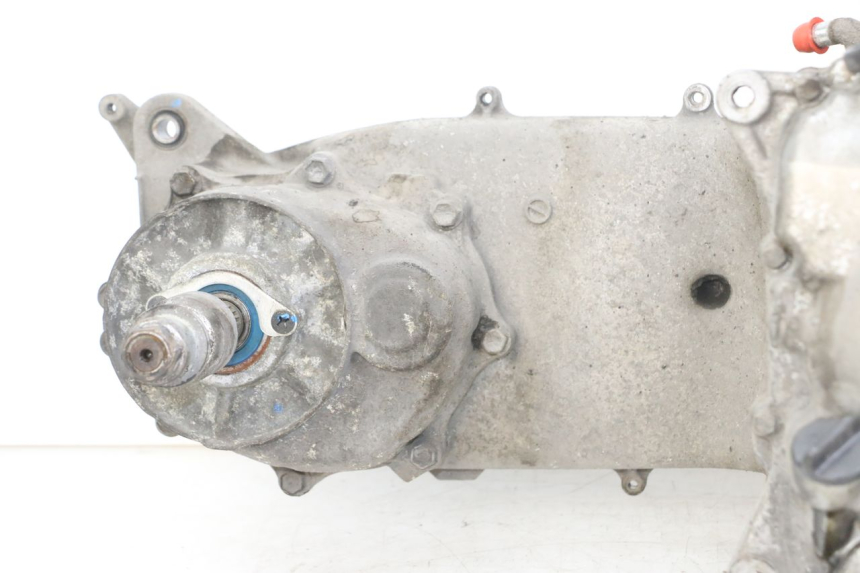 photo de MOTOR SUZUKI BURGMAN 125 (2007 - 2014) - Details der Befestigungspunkte