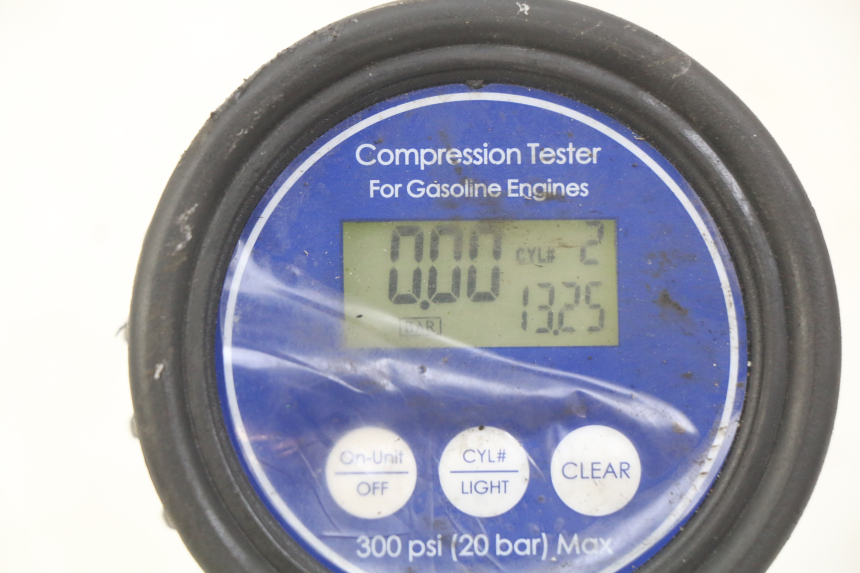 photo de MOTOR SUZUKI SV S 650 (1999 - 2002) - Fokus auf die Struktur