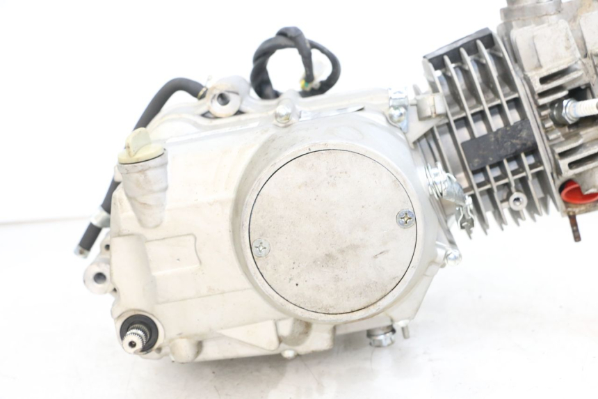 photo de MOTOR MINI MX SX 125 - Details der Befestigungspunkte